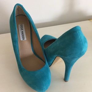 Steve Madden suede platform heel